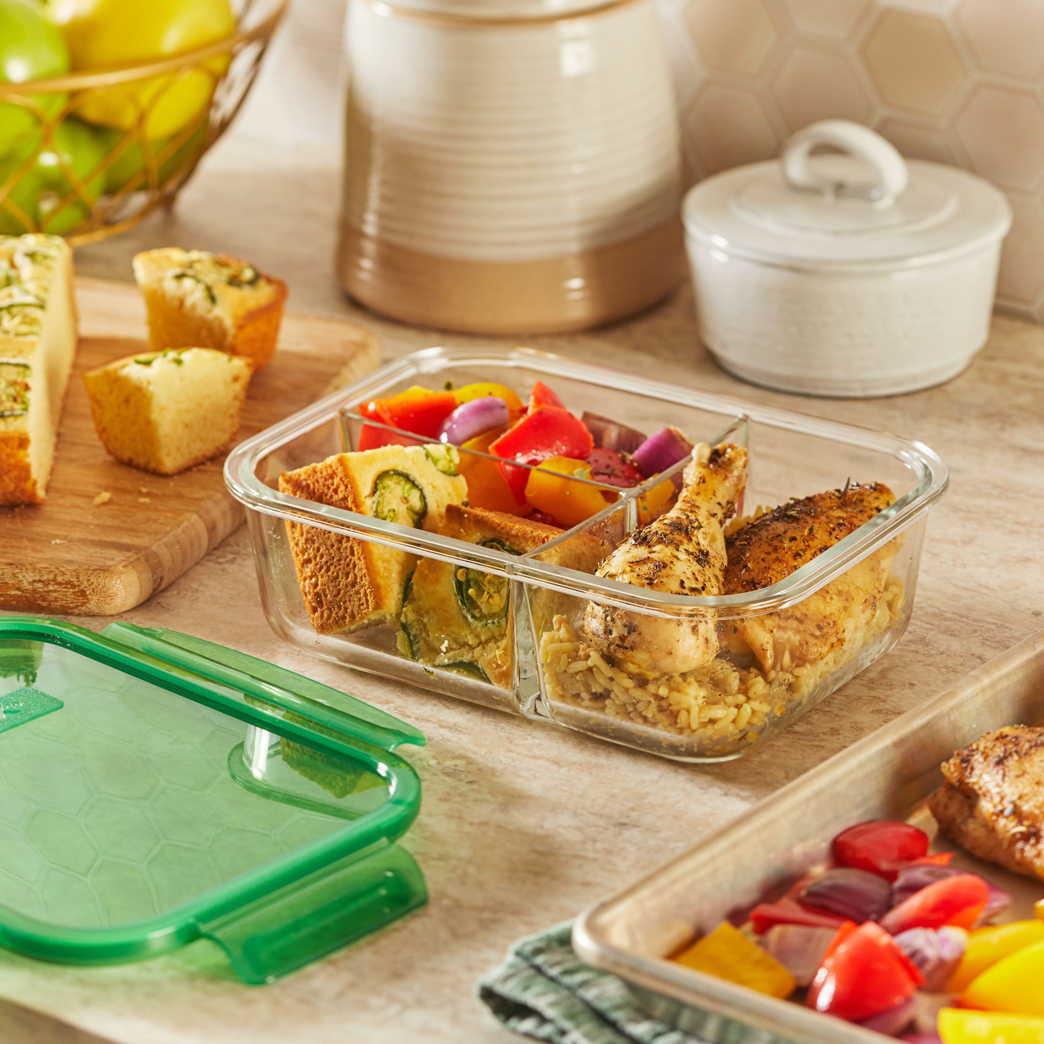 Pyrex? MealBox? 5.5-cup Divided Glass Food Storage Container with Green Lid - Image 2