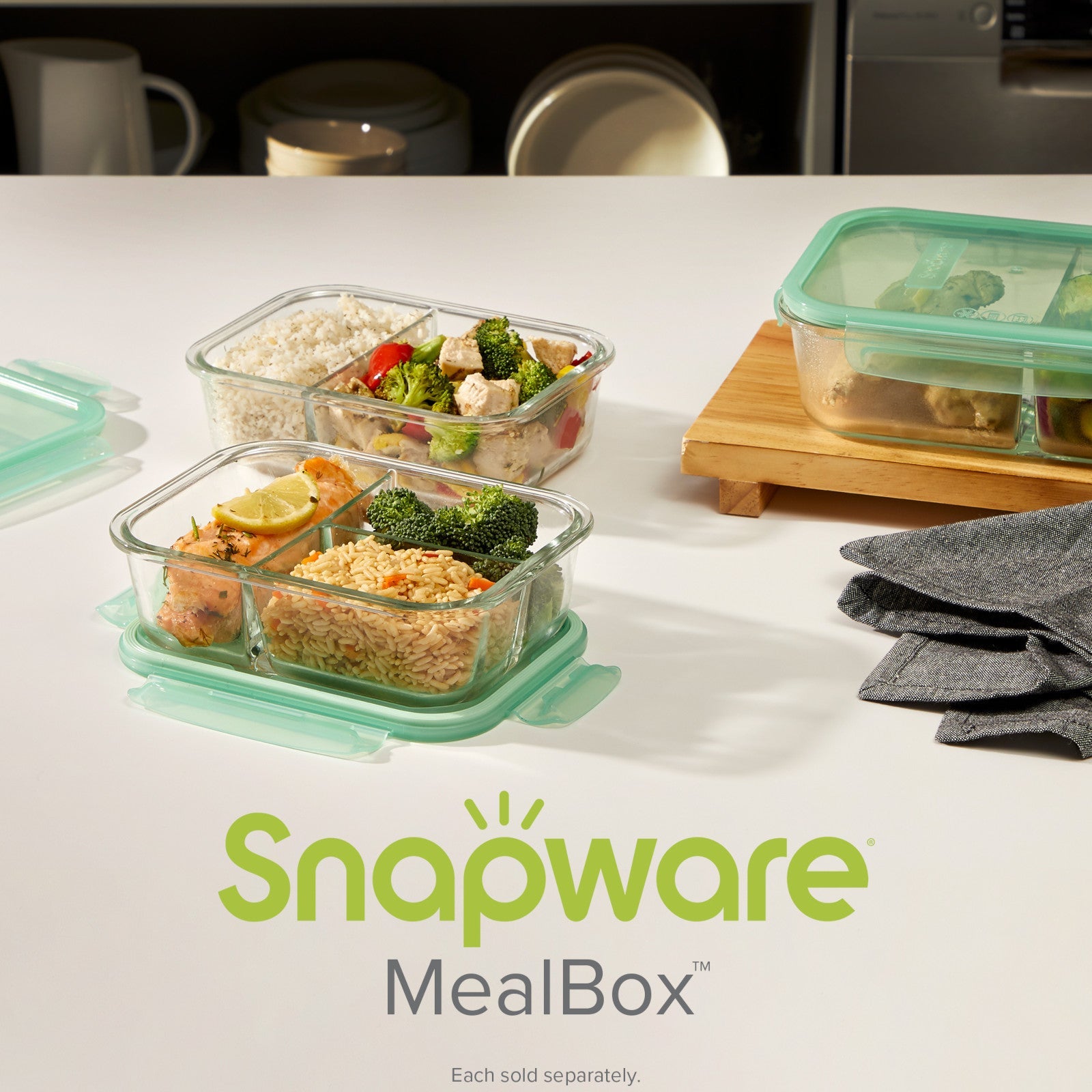 Snapware? MealBox? 5.8-cup Divided Glass Food Storage Container with Blue Lid - Image 6